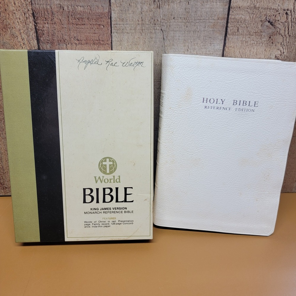 World Bible KJV Monarch Reference Edition White Bonded Leather Silver Edge F54W
